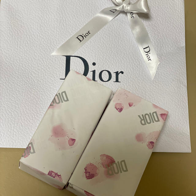 Christian Dior(クリスチャンディオール)の専用！ミスディオール　ボディオイル&ミルクセット コスメ/美容のボディケア(ボディローション/ミルク)の商品写真