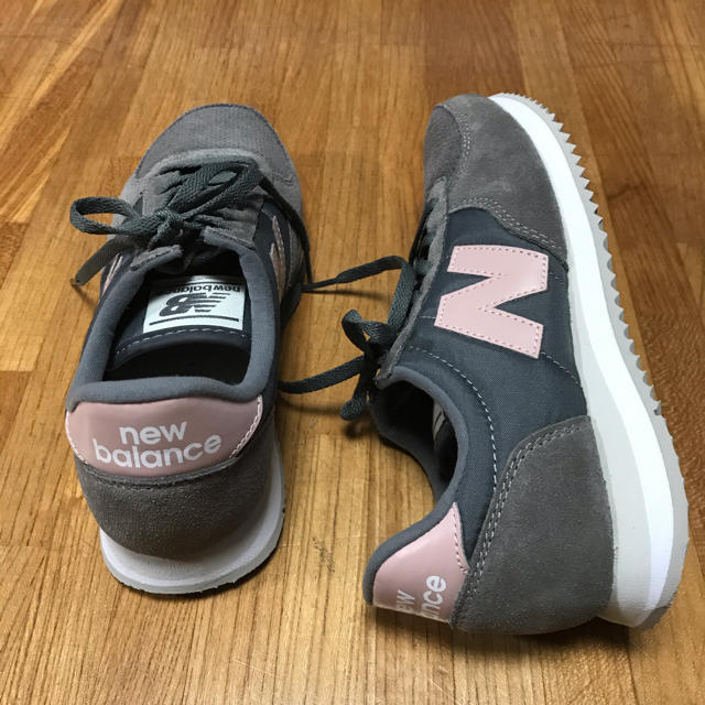 New Balance(ニューバランス)のニューバランス レディーススニーカー          グレー 22.5cm新品 レディースの靴/シューズ(スニーカー)の商品写真