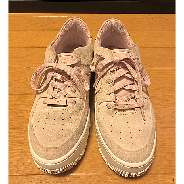 NIKE(ナイキ)のNIKE W AF1 ナイキエアフォース1 SAGE LOW ２５cm レディースの靴/シューズ(スニーカー)の商品写真