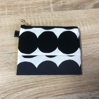 マリメッコ(marimekko)のマリメッコ ティッシュケース付き ポーチ ハンドメイド②(ポーチ)