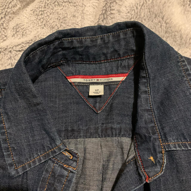 TOMMY HILFIGER(トミーヒルフィガー)のTOMMY HILFIGER デニムシャツ レディースのトップス(シャツ/ブラウス(長袖/七分))の商品写真