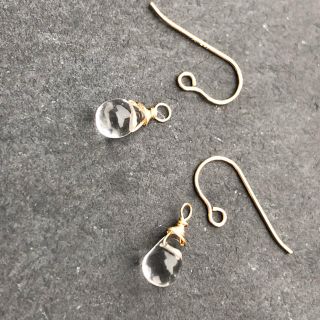 14kgf  クリスタル　プレーンドロップ　1粒ピアス　イヤリング (ピアス)