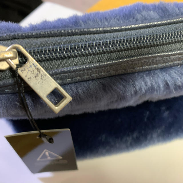 AZULの紺色ポーチ レディースのファッション小物(ポーチ)の商品写真
