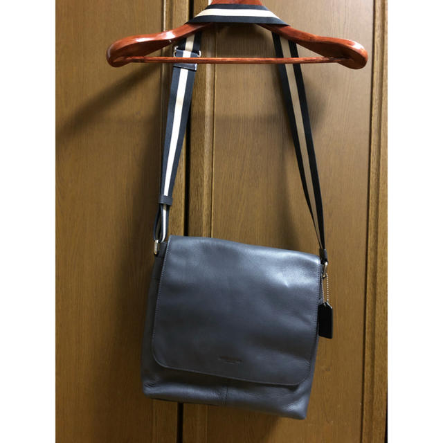 超美品　COACH メンズ　ショルダーバック　メッセンジャー　本革　F72362