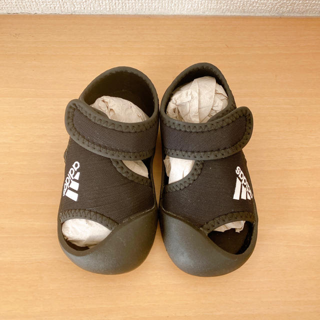 adidas(アディダス)のadidasサンダル キッズ/ベビー/マタニティのベビー靴/シューズ(~14cm)(サンダル)の商品写真