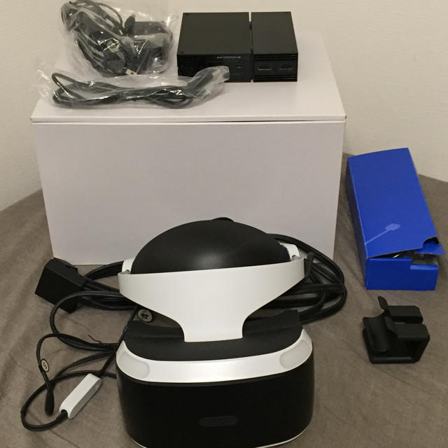 PlayStation VR(プレイステーションヴィーアール)の 今週で掲載終わり PlayStation VR と  Cameraセットです エンタメ/ホビーのゲームソフト/ゲーム機本体(家庭用ゲーム機本体)の商品写真