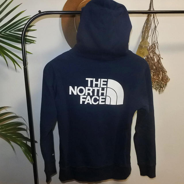 祝日????限定値下げ　10%オフ　THE NORTH FACE パーカー