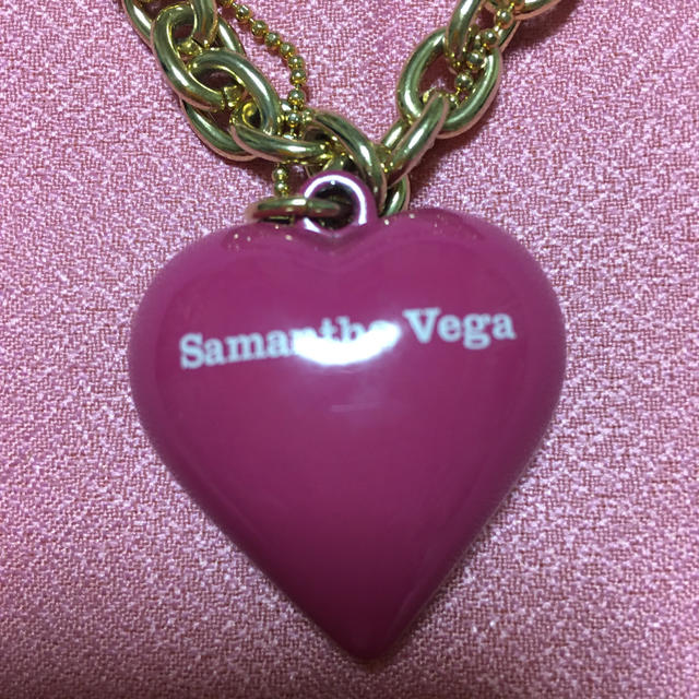 Samantha Vega(サマンサベガ)のサマンサベガチャームピンク色 ハンドメイドのファッション小物(バッグチャーム)の商品写真