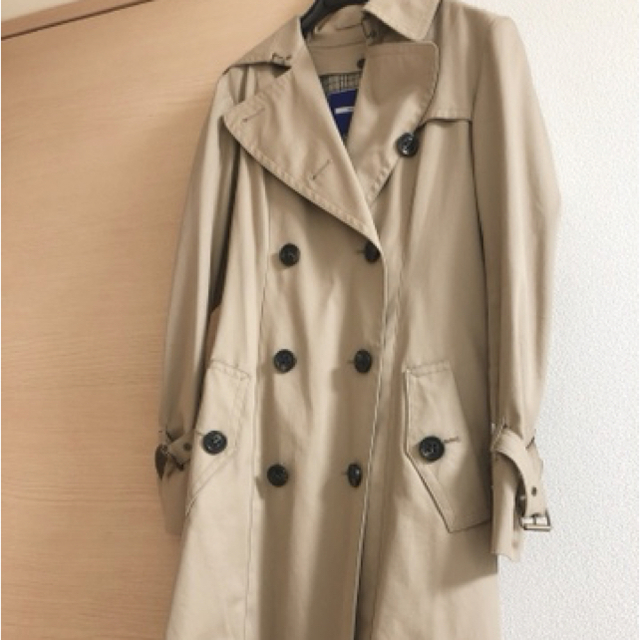 BURBERRY BLUE LABEL(バーバリーブルーレーベル)のバーバリーブルーレーベル トレンチコート ベージュ レディースのジャケット/アウター(トレンチコート)の商品写真