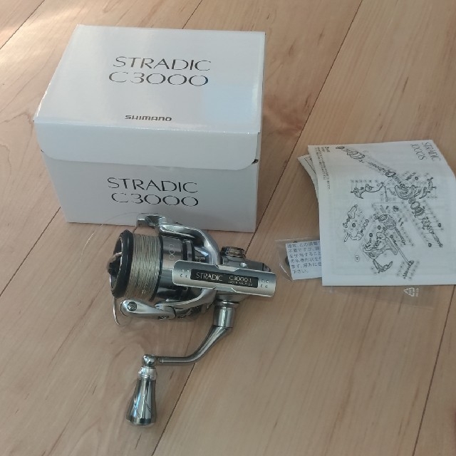 SHIMANO(シマノ)の19ストラディックc3000　カスタム使用1回 スポーツ/アウトドアのフィッシング(リール)の商品写真