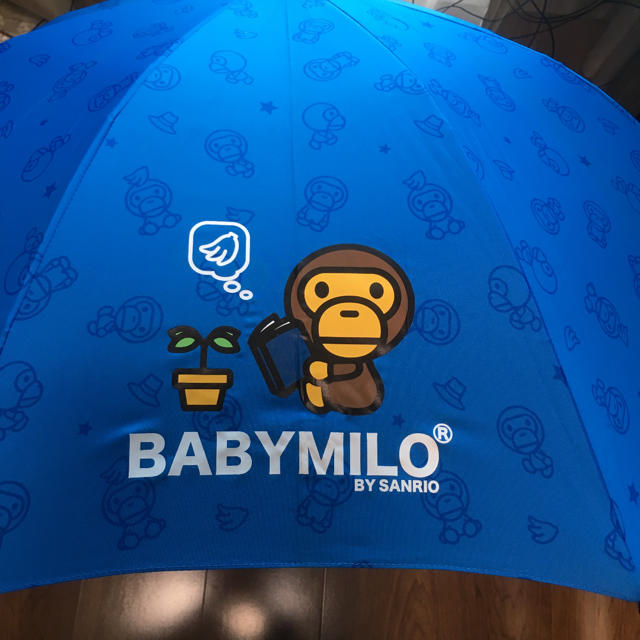 A BATHING APE(アベイシングエイプ)のBABY MILO × サンリオ ジャンプ傘 キッズ/ベビー/マタニティのこども用ファッション小物(傘)の商品写真