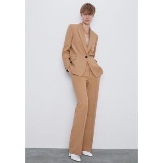 ザラ(ZARA)のZARA  新品　フレアパンツ(カジュアルパンツ)