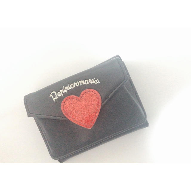 repipi armario(レピピアルマリオ)のレピピアルマリオ グリッダーハートレターウォレット 黒 三つ折財布 レディースのファッション小物(財布)の商品写真