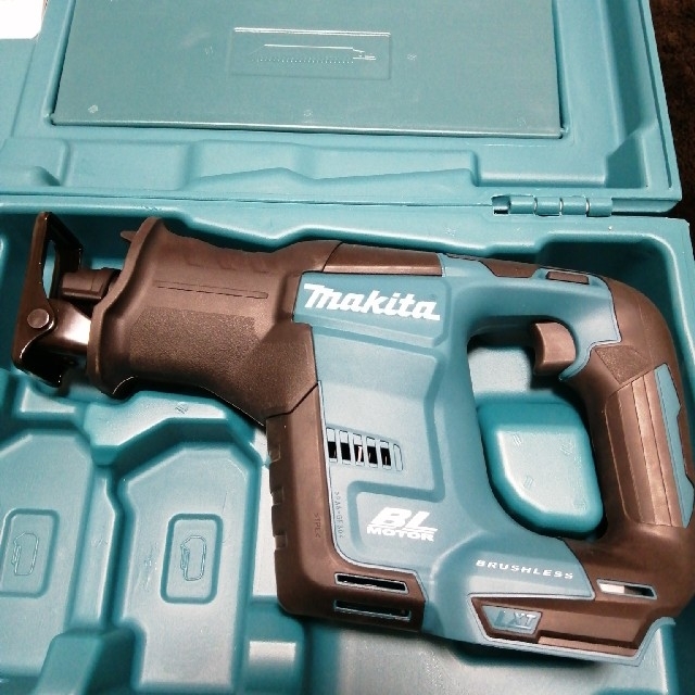 Makita - マキタ レシプロソー JR188DZK おまけ付き 電動ノコギリの通販 by くー5389's shop｜マキタならラクマ