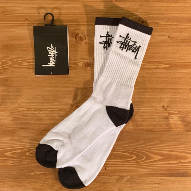 STUSSY(ステューシー)の◎海外限定◎ STUSSY ストックロゴ ソックス / ホワイト ステューシー メンズのレッグウェア(ソックス)の商品写真