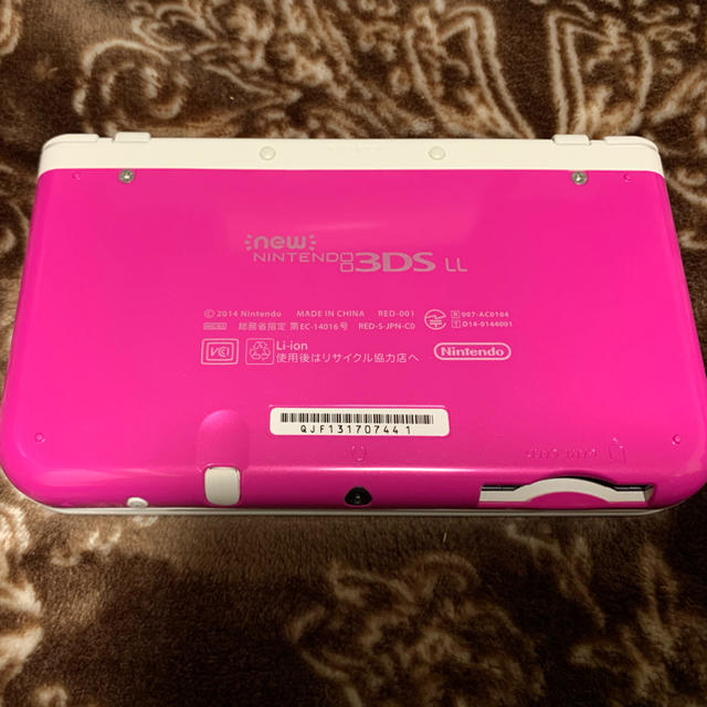 ニンテンドー3DS(ニンテンドー3DS)のNEW ニンテンドー3DS LL ピンク/ホワイト エンタメ/ホビーのゲームソフト/ゲーム機本体(携帯用ゲーム機本体)の商品写真