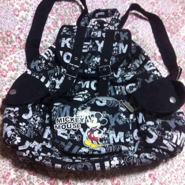 Disney(ディズニー)のミッキーマウスのリュックサックのブラック レディースのバッグ(リュック/バックパック)の商品写真