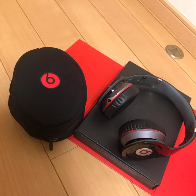 Beats by Dr Dre(ビーツバイドクタードレ)の美品 Beats wireless Beats by dr. dre  スマホ/家電/カメラのオーディオ機器(ヘッドフォン/イヤフォン)の商品写真