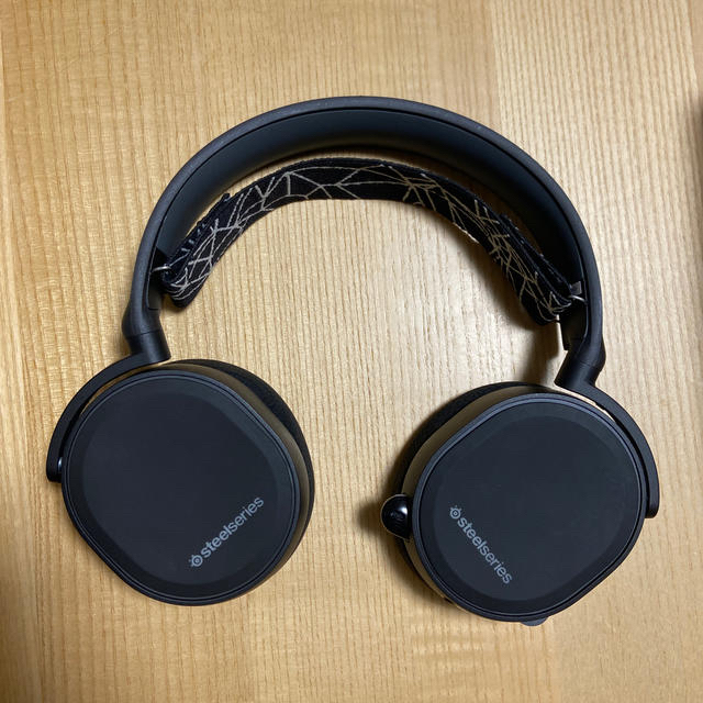 ゲーミングヘッドホン　steelseries ARCTIS 5 1