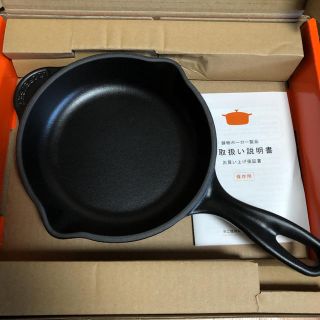 ルクルーゼ(LE CREUSET)のルクルーゼ　スキレット 16センチ　ブラック(鍋/フライパン)