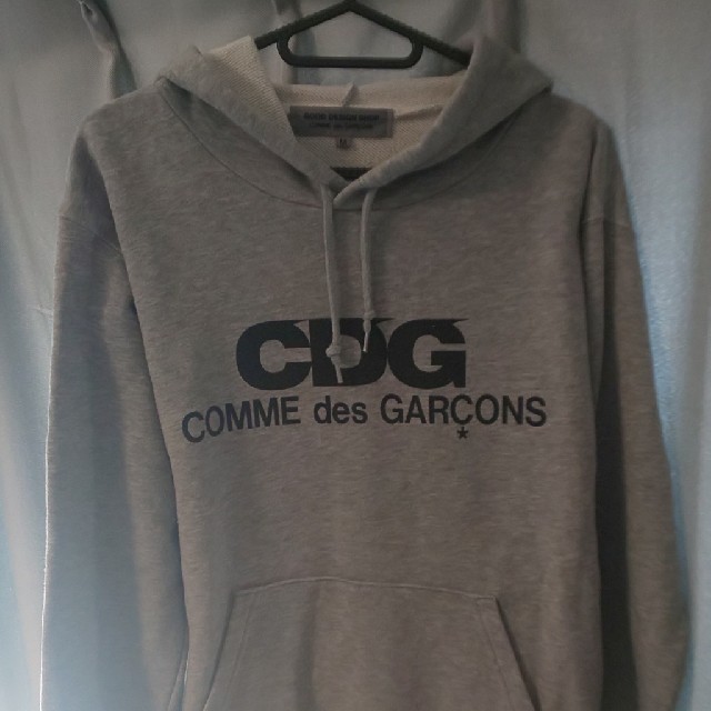 再出品COMME des GARÇONSパーカー