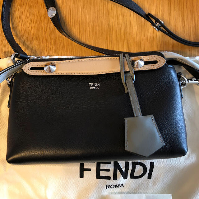 FENDI(フェンディ)のフェンディ  FENDI バイザウェイ　ミニ　 レディースのバッグ(ショルダーバッグ)の商品写真