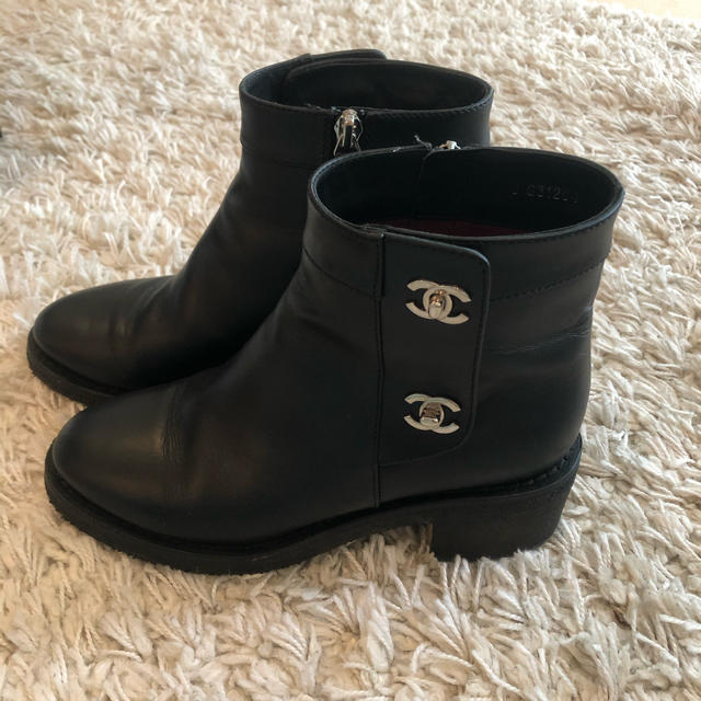 春先取りの CHANEL - シャネルターンロックショートブーツ美品 36