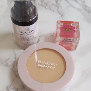 レブロン(REVLON)のレブロン スキンライト プレストパウダー フォトレディ プライマー おまけ付き♡(フェイスパウダー)