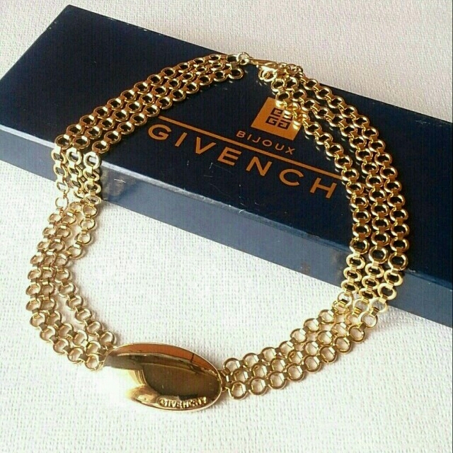 GIVENCHY - GIVENCHYゴールドネックレスの通販 by PeruPeruヴィンテージshop｜ジバンシィならラクマ