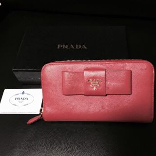 プラダ(PRADA)のPRADA♥︎ピンク長財布(財布)