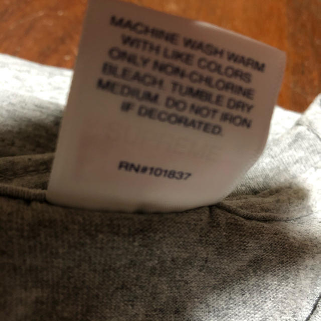 Supreme(シュプリーム)のsupreme tシャツ XLサイズ　未使用 メンズのトップス(Tシャツ/カットソー(半袖/袖なし))の商品写真