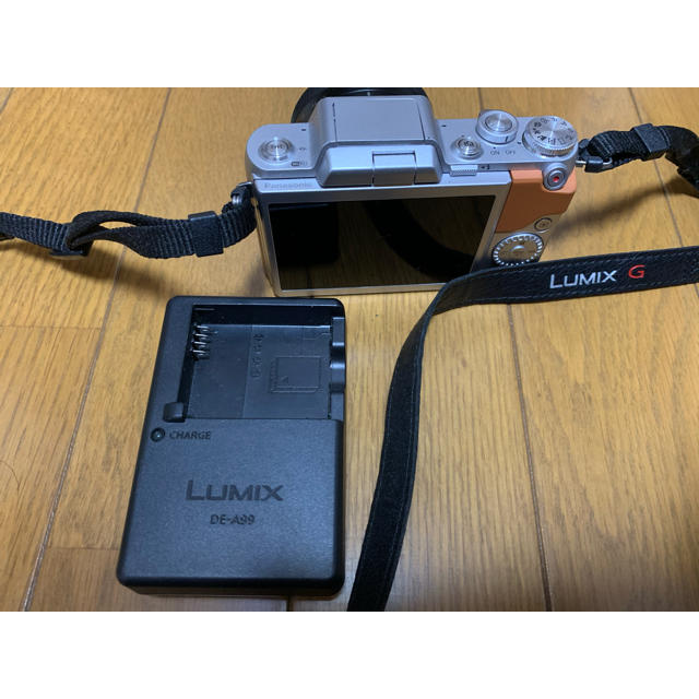 Panasonic(パナソニック)のLUMIX DMC-GF7  [ブラウン スマホ/家電/カメラのカメラ(デジタル一眼)の商品写真