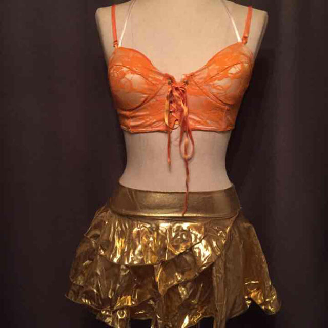 Takaraya(タカラヤ)のダンサー フリルゴールドミニスカート レディースのスカート(ミニスカート)の商品写真