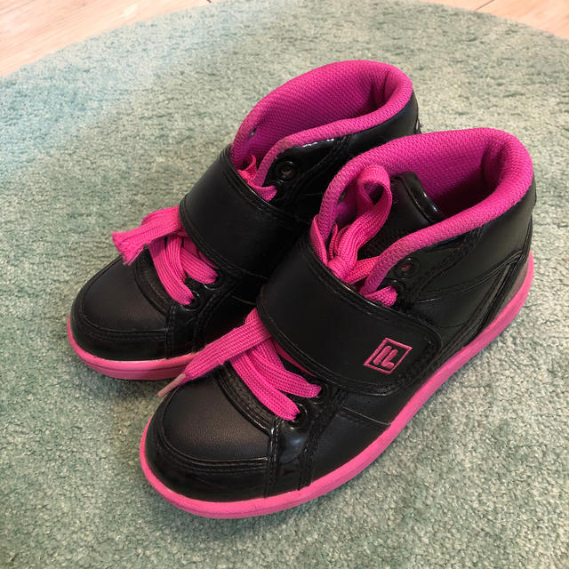 FILA(フィラ)のFILA スニーカー ダンスシューズ 19センチ キッズ/ベビー/マタニティのキッズ靴/シューズ(15cm~)(スニーカー)の商品写真