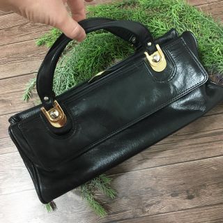 サルヴァトーレフェラガモ(Salvatore Ferragamo)のレザー　ブラック×ゴールド　横長　ハンドバッグ　ビンテージ(ハンドバッグ)