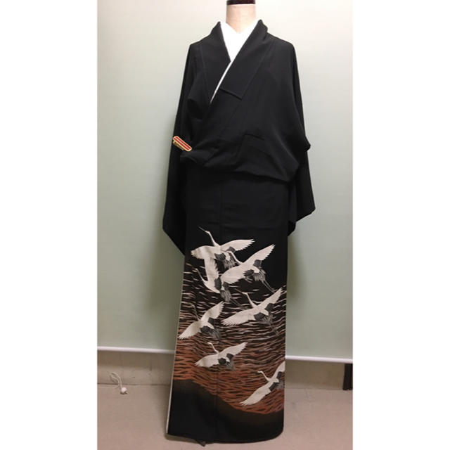 再入荷 作家もの 鶴柄の黒留袖 五三の桐紋 www.oleificiopavone.com
