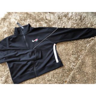 ナイキ(NIKE)のユッチリさん専用⭐︎NIKE トラックジャケット/花/ブラック(パーカー)