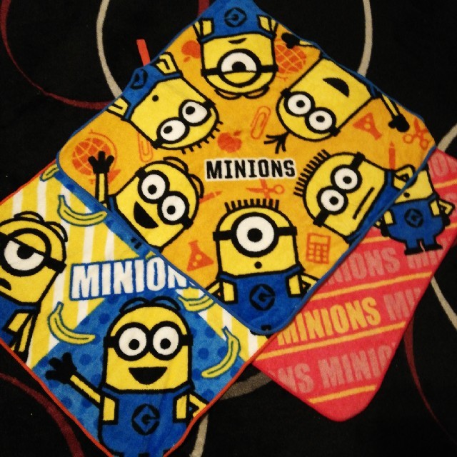 ミニオン(ミニオン)のループ付きタオル　MINIONS エンタメ/ホビーのアニメグッズ(タオル)の商品写真