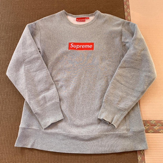 Supreme(シュプリーム)の安すぎる！　シュプリーム　ボックスロゴ クルーネック グレー　モッチー様専用 メンズのトップス(スウェット)の商品写真