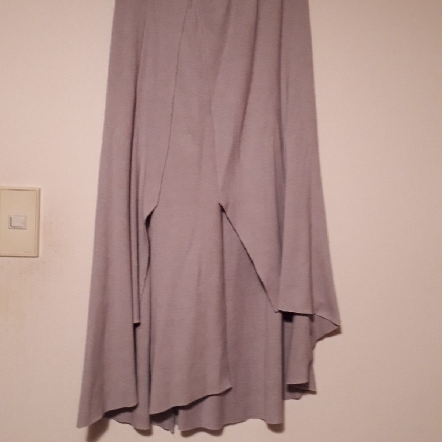 アシンメトリースカート　ライトグレー レディースのスカート(ひざ丈スカート)の商品写真