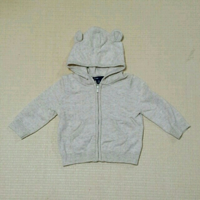 babyGAP(ベビーギャップ)のくま耳パーカー　3～6ヵ月 キッズ/ベビー/マタニティのベビー服(~85cm)(カーディガン/ボレロ)の商品写真