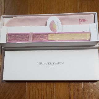 トラサルディ(Trussardi)のTRUSSARDI扇子 扇子カバー付き(その他)