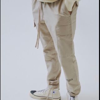 フィアオブゴッド(FEAR OF GOD)のFOG ESSENTIALS / Nylon Cargo Pants ベージュ(ワークパンツ/カーゴパンツ)