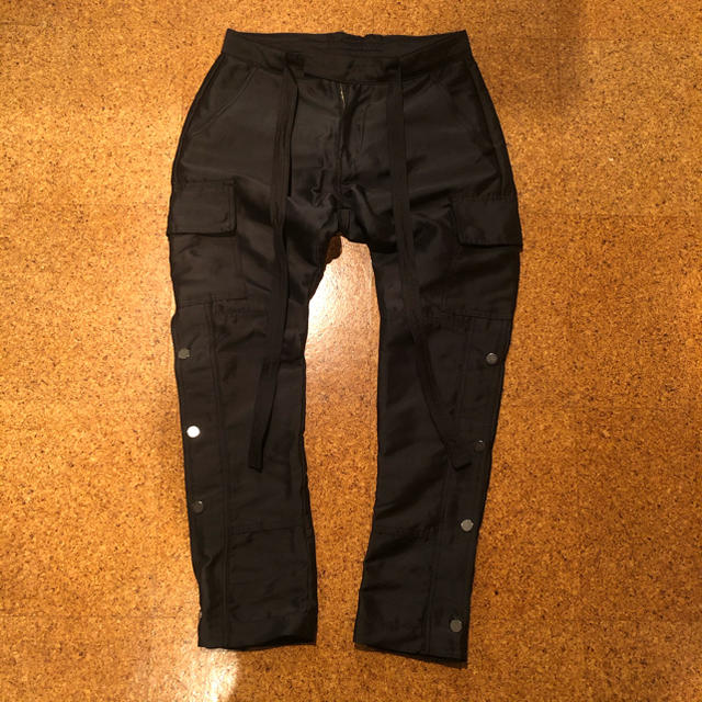 FEAR OF GOD(フィアオブゴッド)のmnml SNAP ZIPPER II CARGO PANTS 29 メンズのパンツ(ワークパンツ/カーゴパンツ)の商品写真