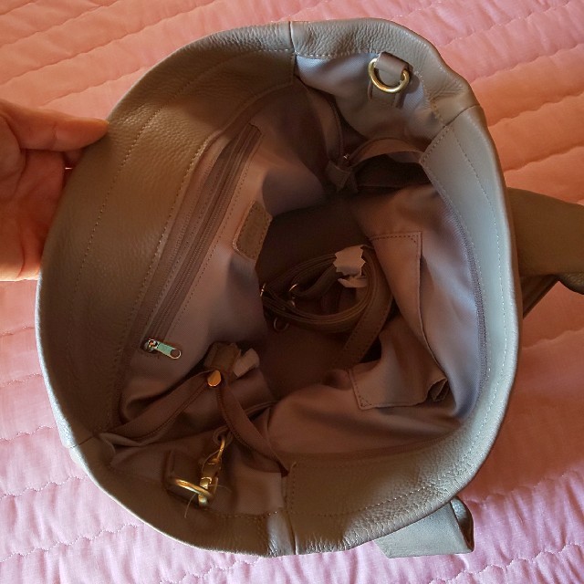 ear PAPILLONNER(イアパピヨネ)の本革バック‼️ レディースのバッグ(ハンドバッグ)の商品写真