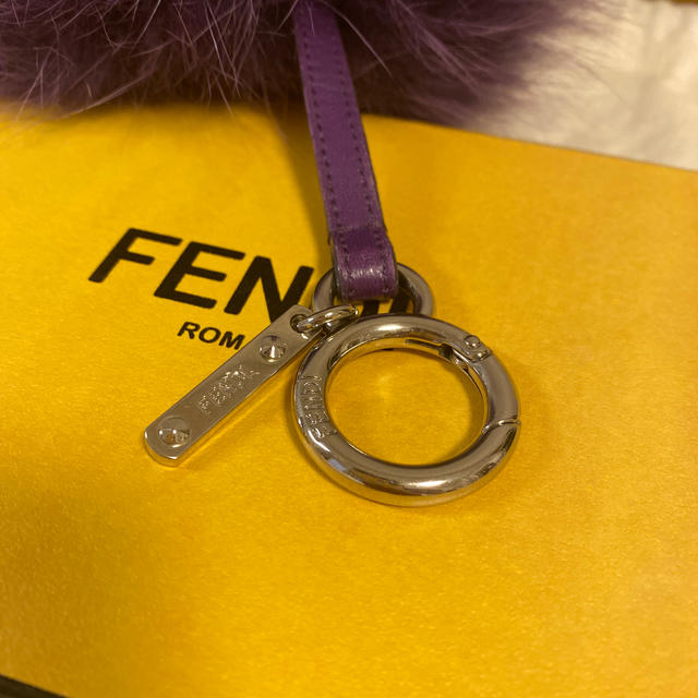 FENDI(フェンディ)のフェンディ ☆ファーチャームM☆正規品 ハンドメイドのファッション小物(バッグチャーム)の商品写真