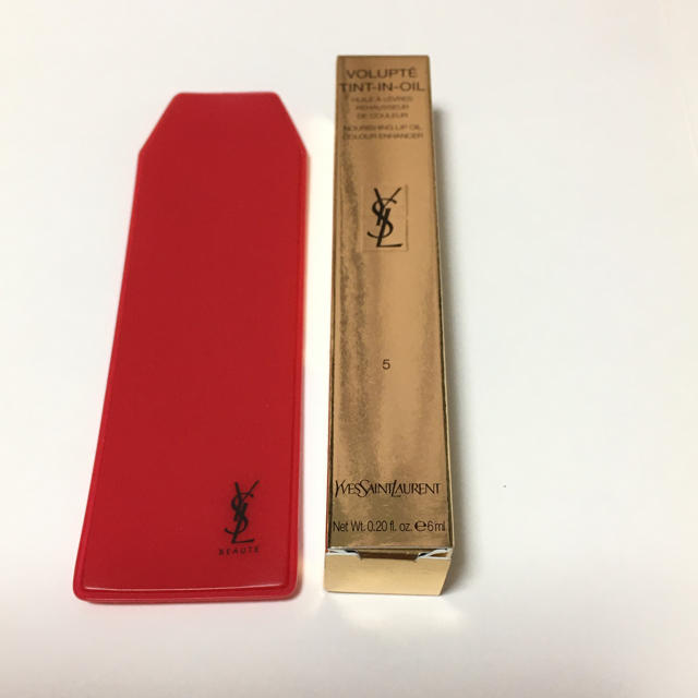 Yves Saint Laurent Beaute(イヴサンローランボーテ)の〈新品・未使用〉 イヴ・サンローラン ヴォリュプテティントインオイル  5 コスメ/美容のベースメイク/化粧品(リップグロス)の商品写真