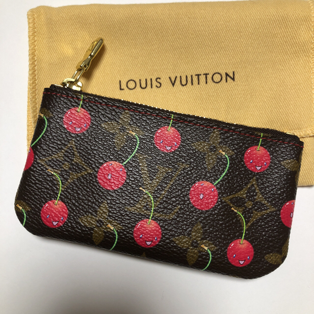 LOUIS VUITTON(ルイヴィトン)のルイヴィトン モノグラム チェリー  ポシェット.クレ レディースのファッション小物(コインケース)の商品写真