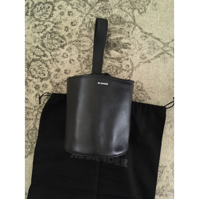 Jil Sander(ジルサンダー)のJil sanderジルサンダーハンドバッグバケツミニ巾着新品レザーブラック レディースのバッグ(ハンドバッグ)の商品写真