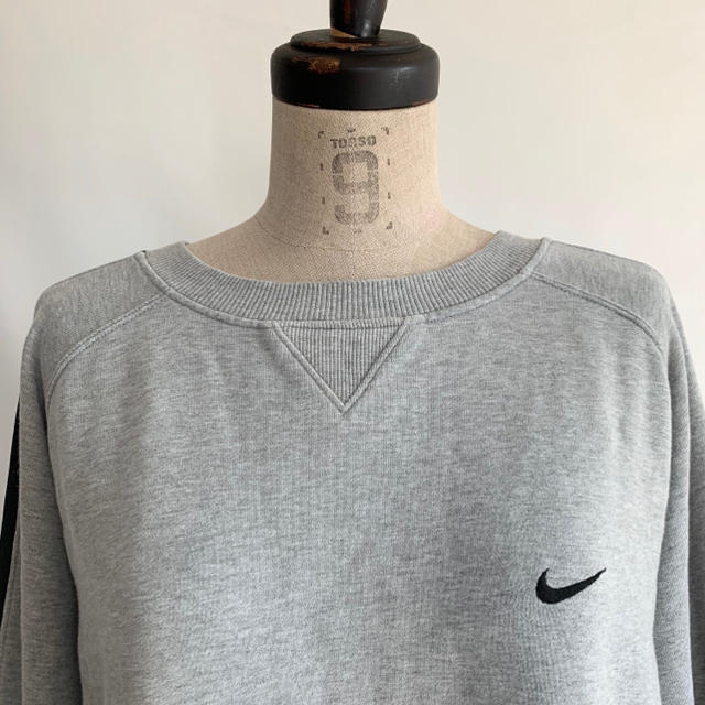 NIKE(ナイキ)のNIKE ロゴ刺繍スウェット メンズのトップス(スウェット)の商品写真